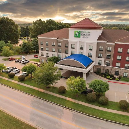 Holiday Inn Express And Suites Springfield Medical District By Ihg Exterior photo