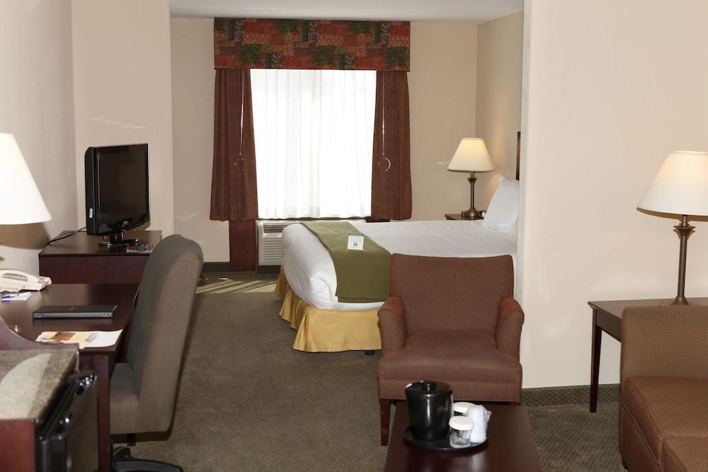 Holiday Inn Express And Suites Springfield Medical District By Ihg Exterior photo