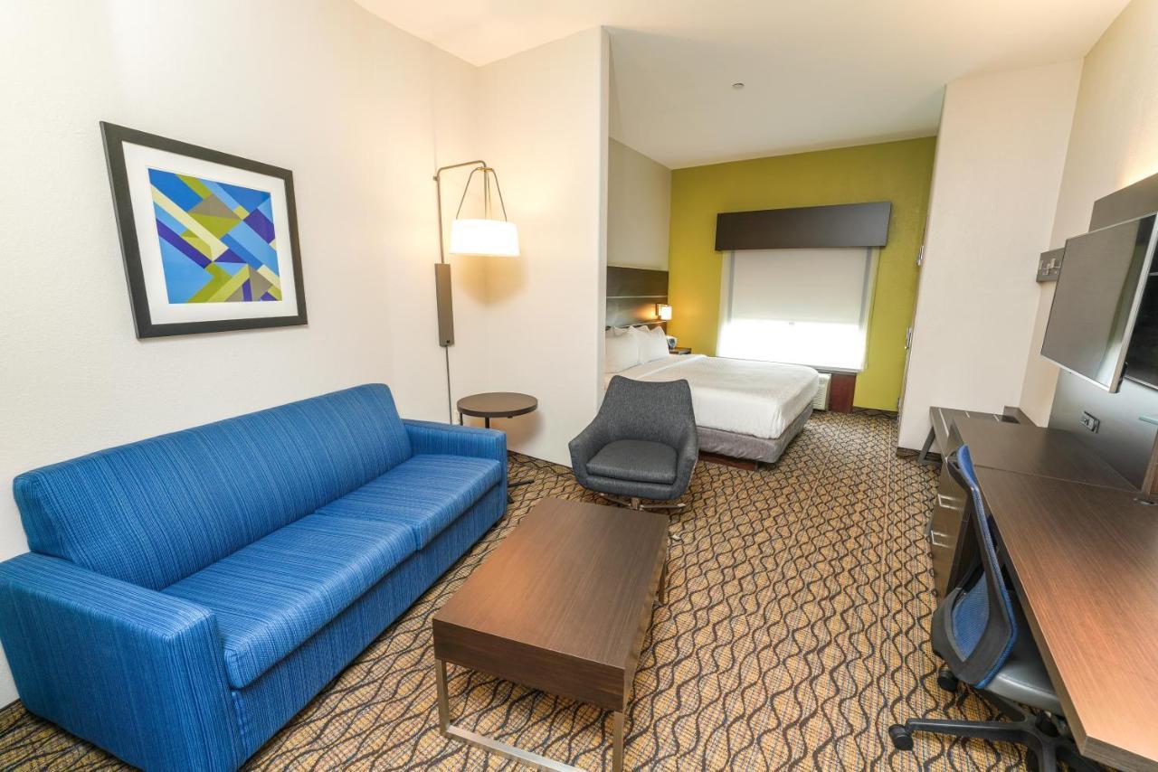 Holiday Inn Express And Suites Springfield Medical District By Ihg Exterior photo
