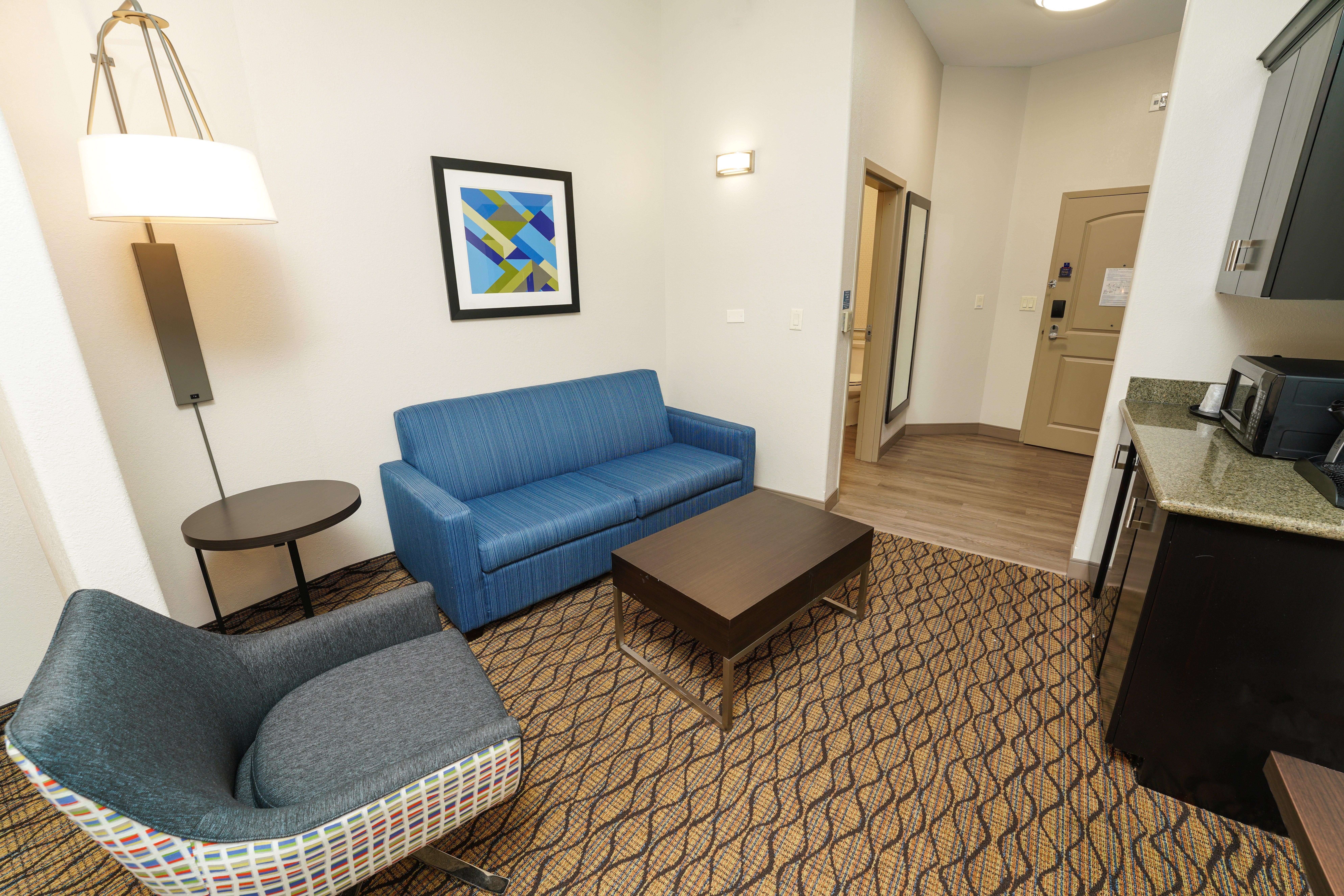 Holiday Inn Express And Suites Springfield Medical District By Ihg Exterior photo